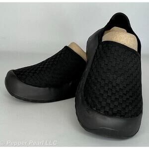 Black Unisex Junior 2-3 Slip on comfort Espadrille casual walking shoe